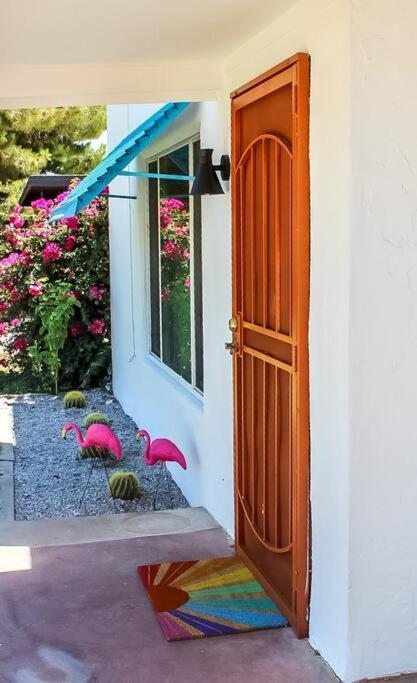 피닉스 Newly Remodeled Midcentury Pink Flamingo Casa 빌라 외부 사진